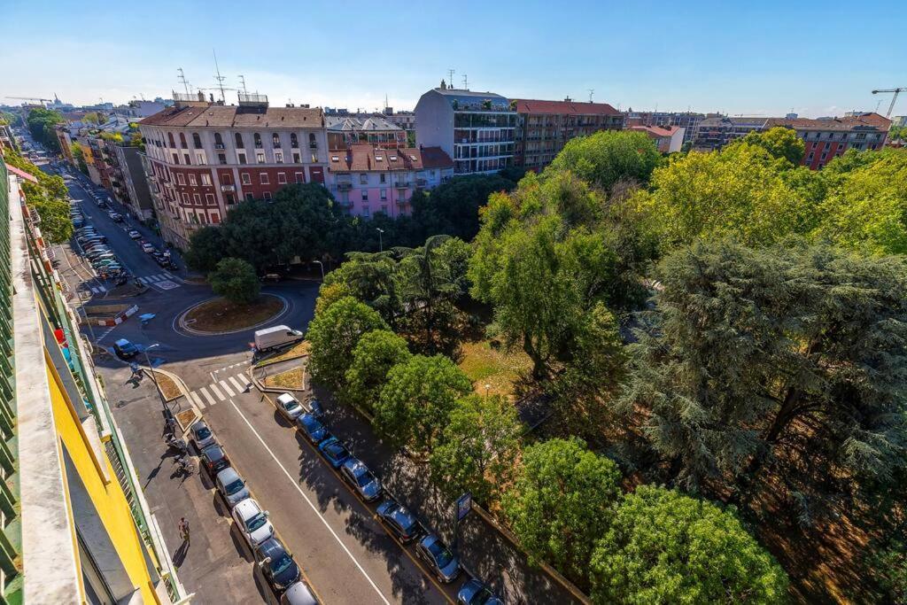 Sunny & Updated Flat With Panoramic City View 50M From M4 Stop 米兰 外观 照片