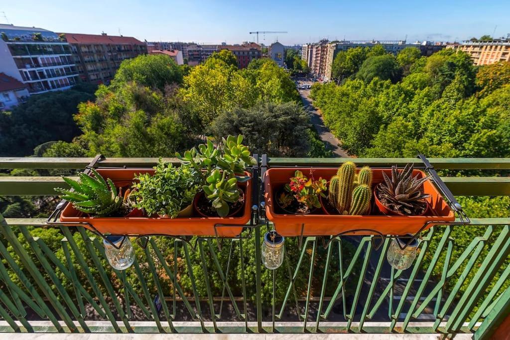 Sunny & Updated Flat With Panoramic City View 50M From M4 Stop 米兰 外观 照片