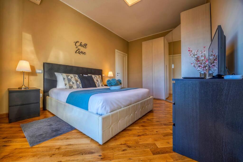Sunny & Updated Flat With Panoramic City View 50M From M4 Stop 米兰 外观 照片
