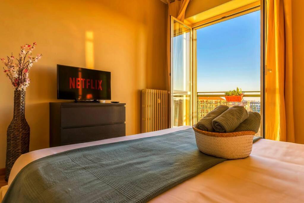 Sunny & Updated Flat With Panoramic City View 50M From M4 Stop 米兰 外观 照片