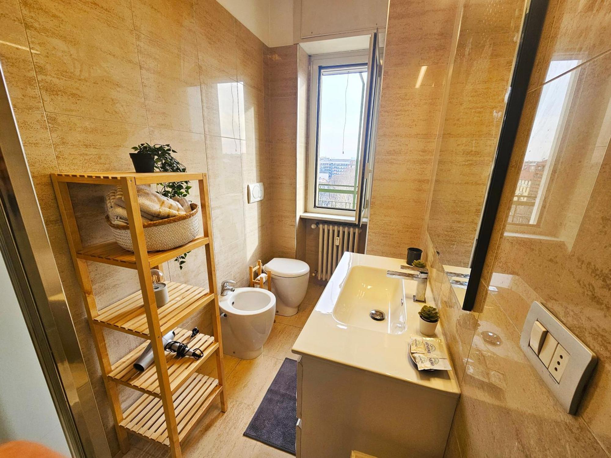 Sunny & Updated Flat With Panoramic City View 50M From M4 Stop 米兰 外观 照片